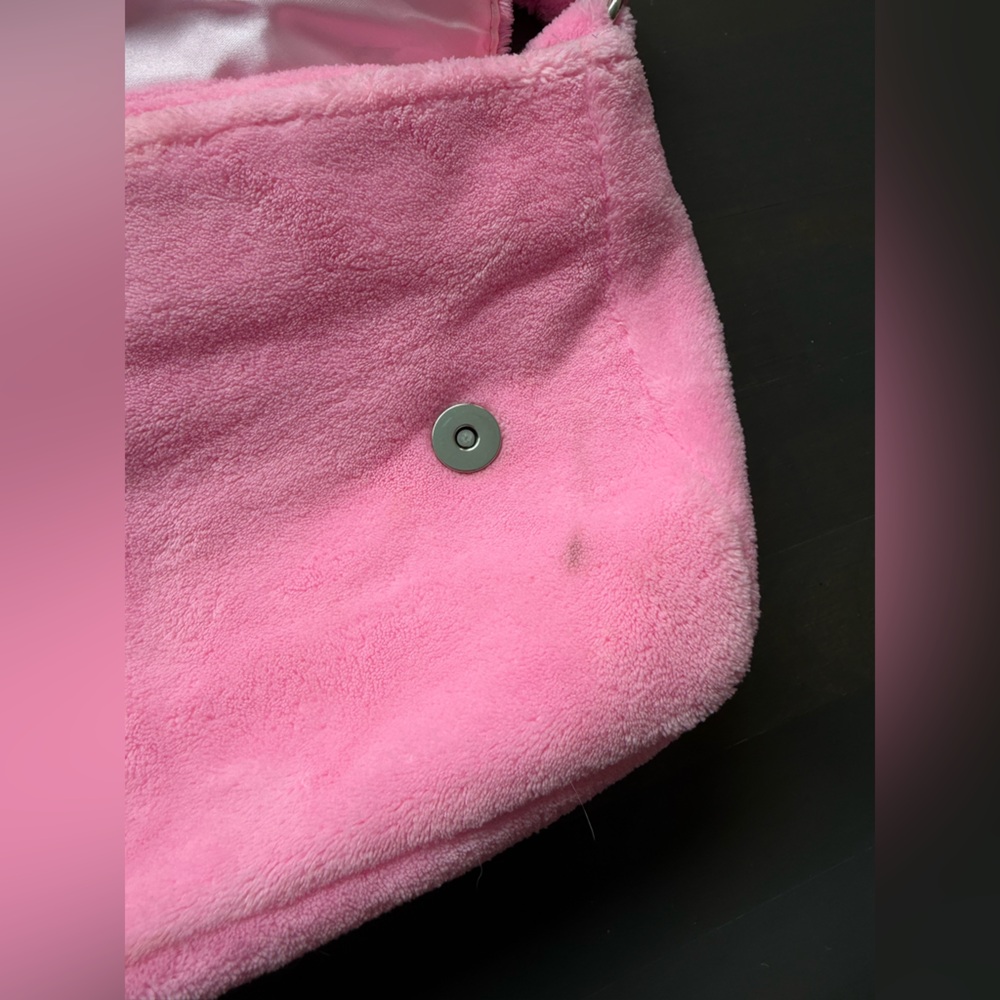 CHANEL Precision VIP Bag in Pink Logo Fleece Crossbody/Shoulder Bag - Picture 9 of 13